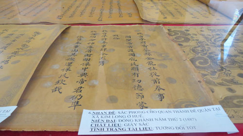 Số hóa gần  trang tài liệu Hán Nôm ở các dòng tộc